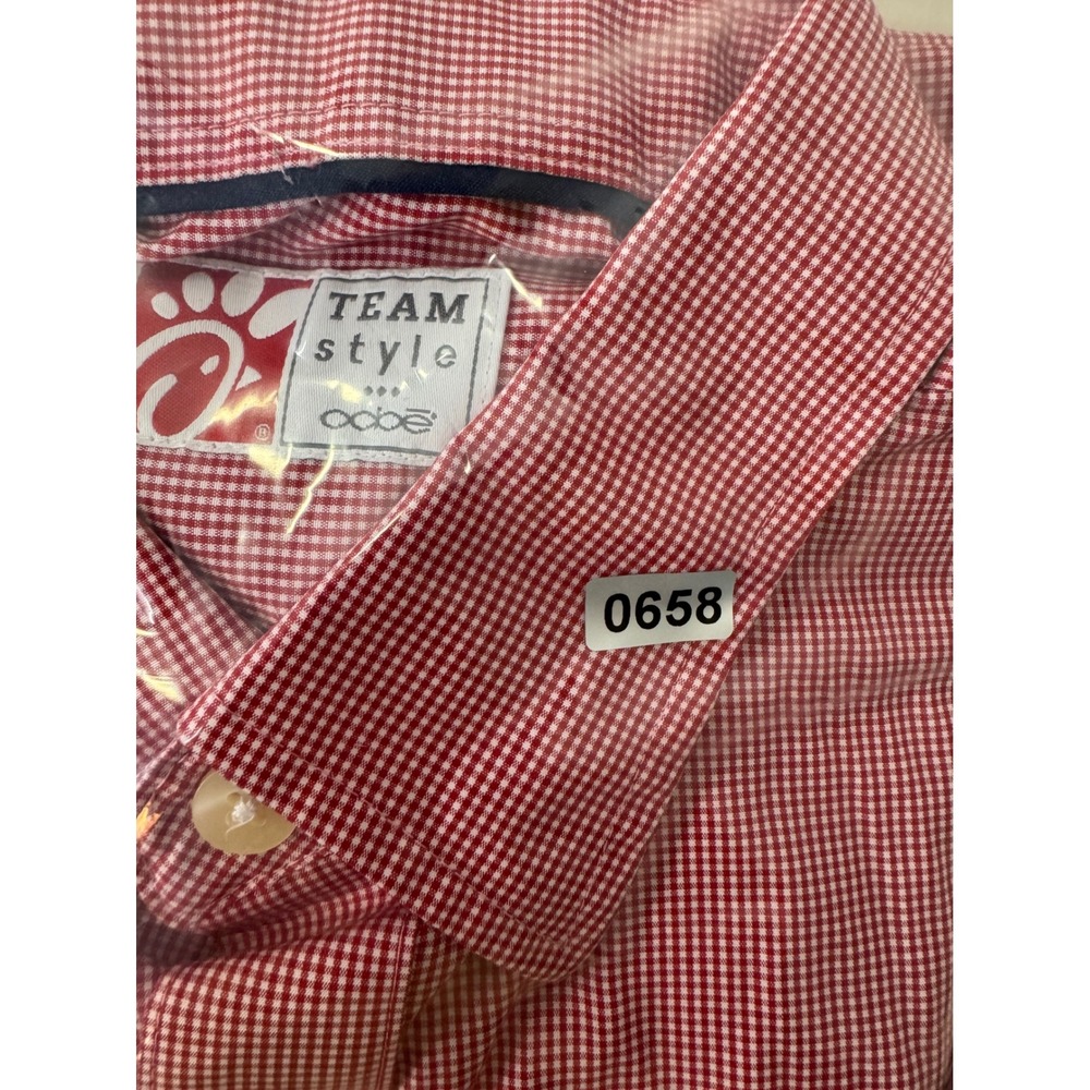 Chick-Fil-A Team Style Oobe Men Red Gingham Button Down Shirt Short Sleeve Med. - Picture 8 of 8